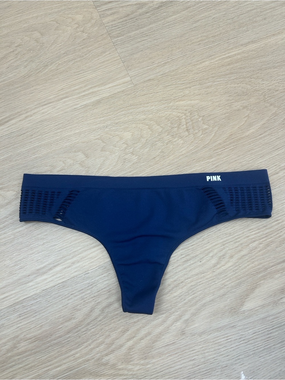 PINK Victoria’s Secret Laser Cut Thong Panty M